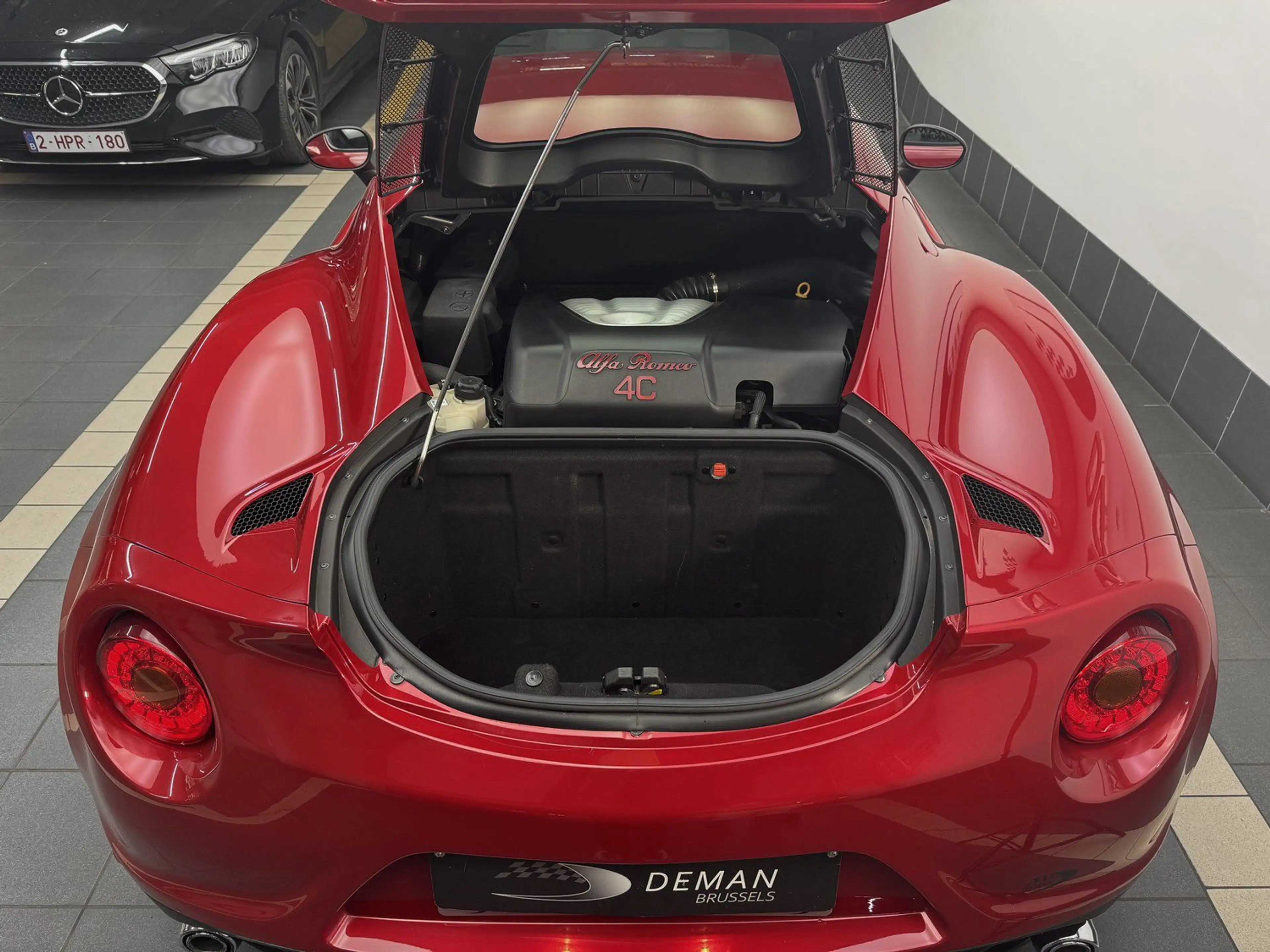 Alfa Romeo 4C 1.7 TBi Coupé - Rosso Competizione- Coming Soon — photo 6