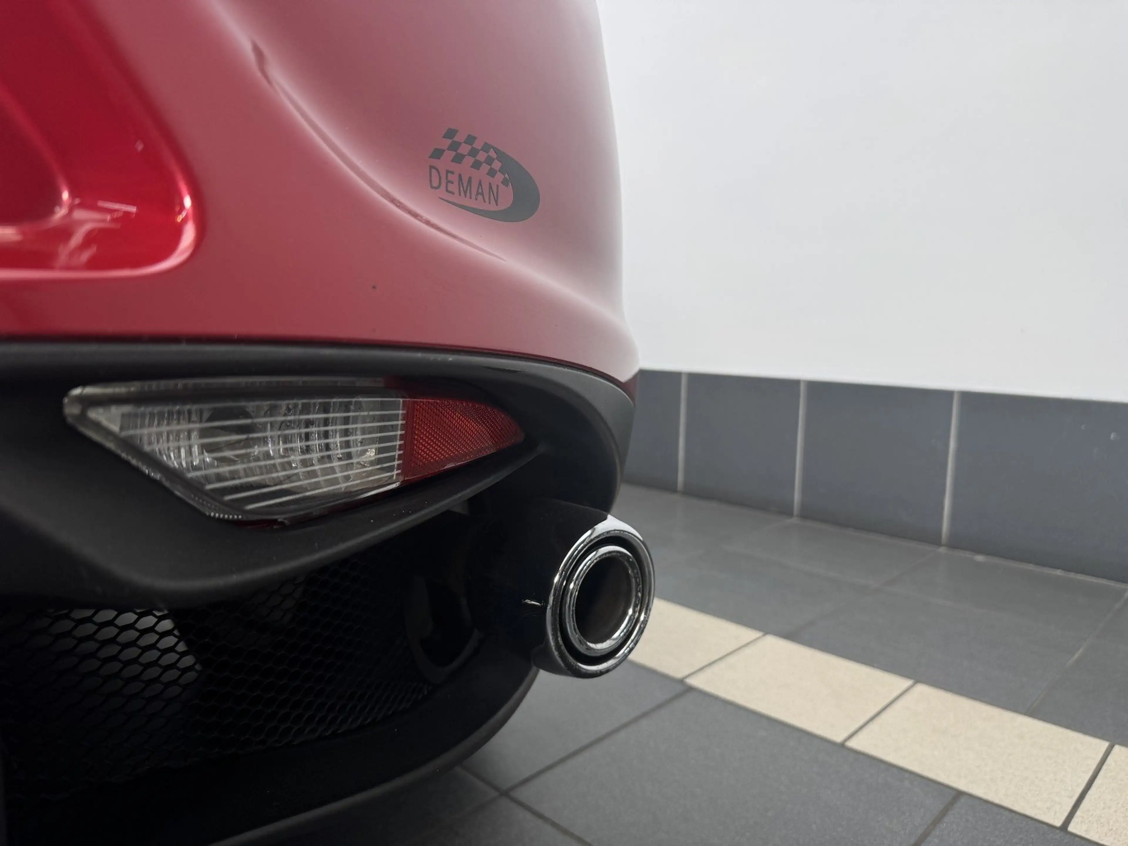 Alfa Romeo 4C 1.7 TBi Coupé - Rosso Competizione- Coming Soon — photo 15