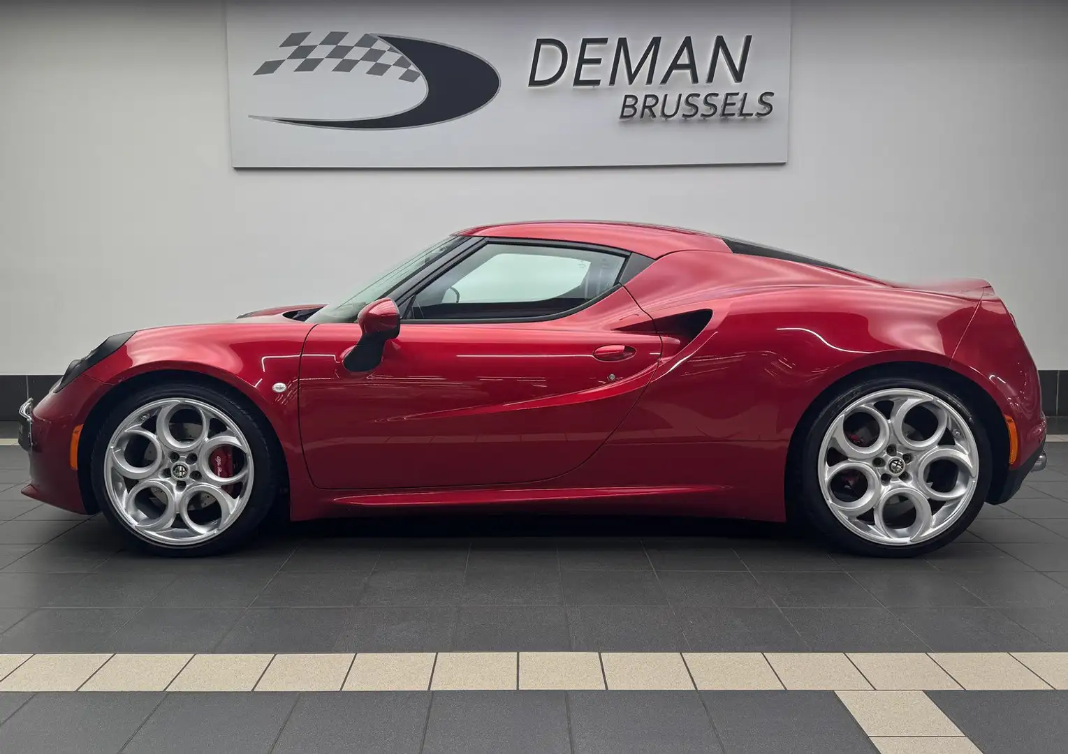 Alfa Romeo 4C 1.7 TBi Coupé - Rosso Competizione- Coming Soon Rot - 2