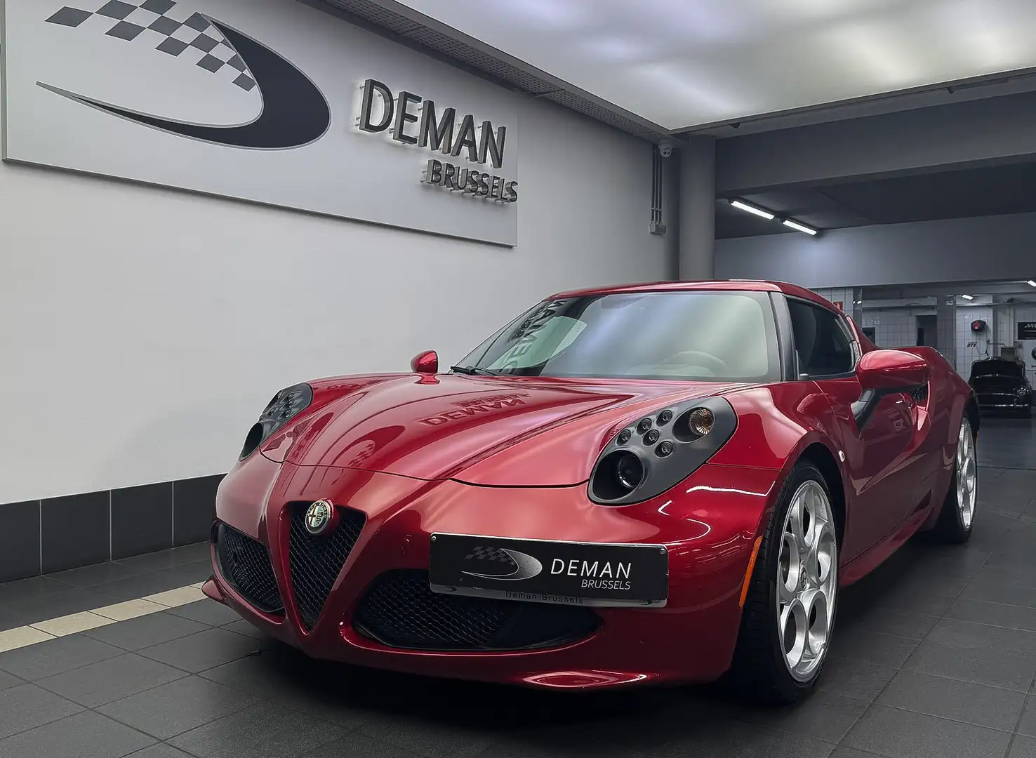 Alfa Romeo 4C 1.7 TBi Coupé - Rosso Competizione- Coming Soon Rot - 1