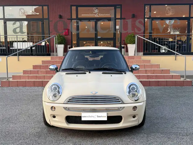 Mini Cooper Cooper view 3