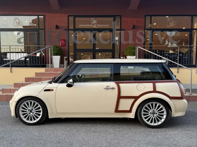 Mini Cooper Cooper view 2