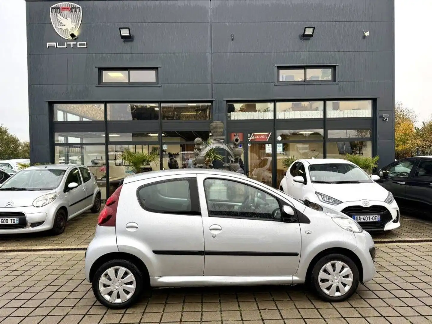 Peugeot 107 1.0 70ch Blue lion Navteq 5p Gris - 2