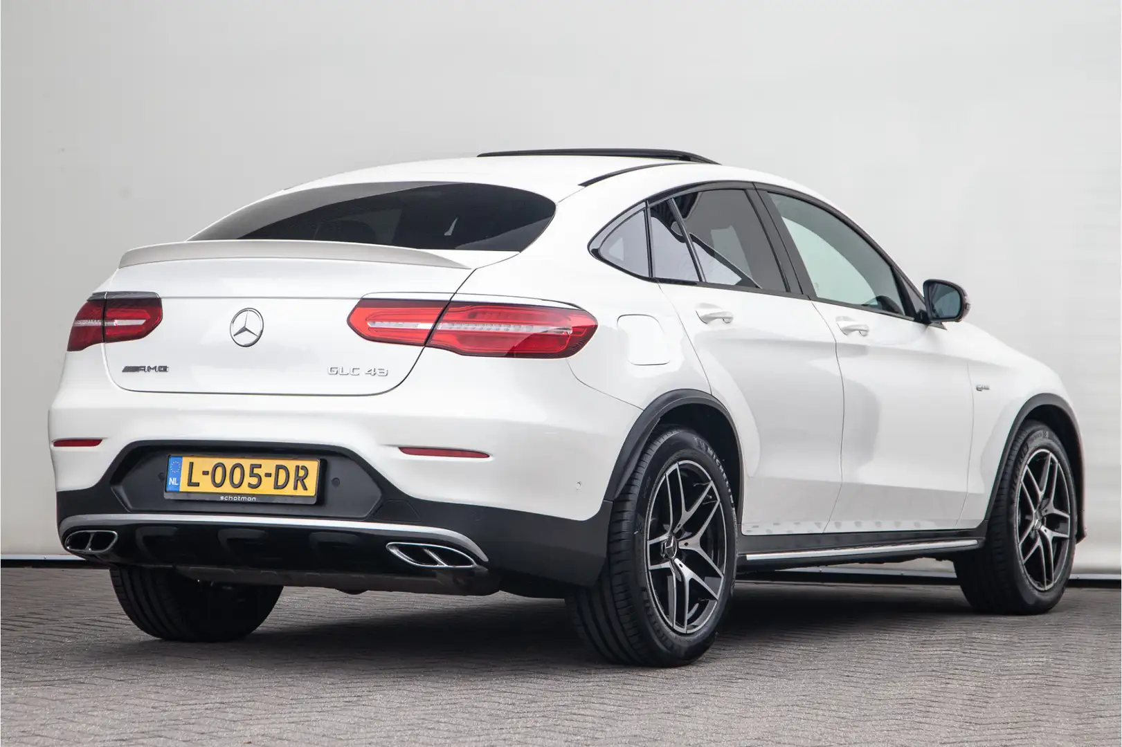 Mercedes-Benz GLC 43 AMG Coupé 4MATIC Premium Plus, Nightpack, Burmester, M Wit - 2