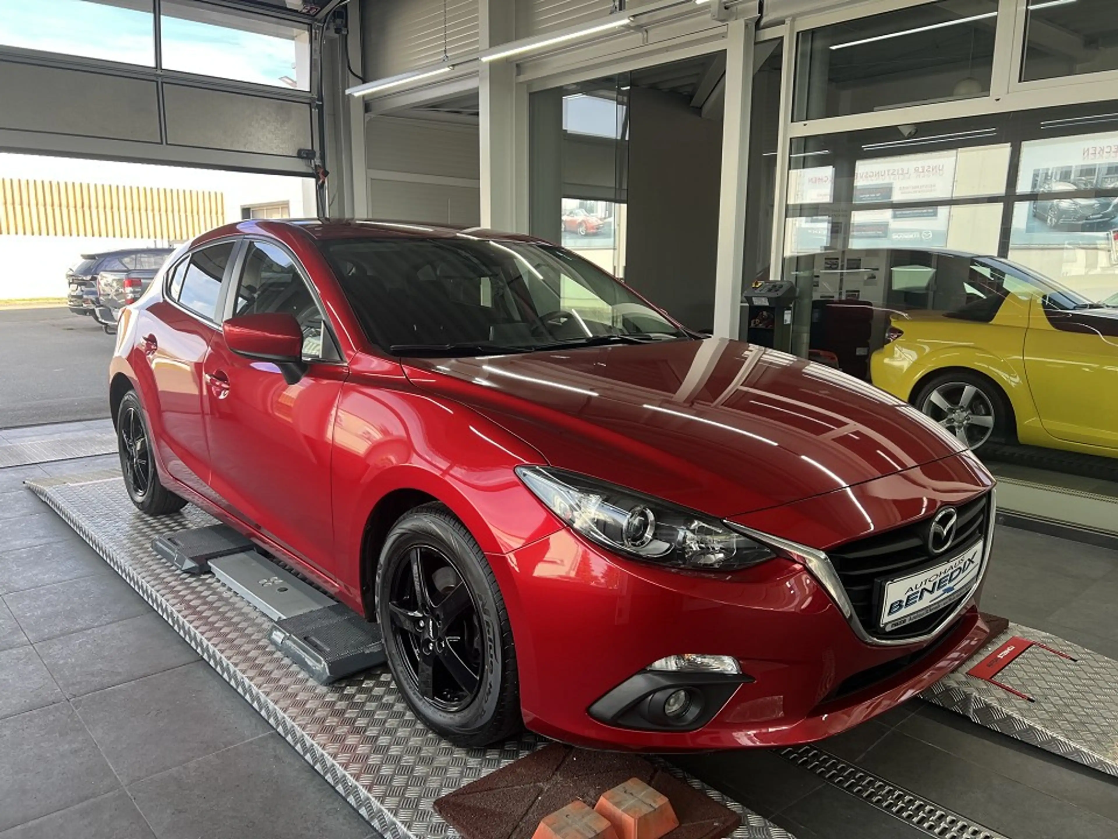 Mazda 3 SKYACTIV-G 120 6GS AL-CENTER TOU-P — photo 3
