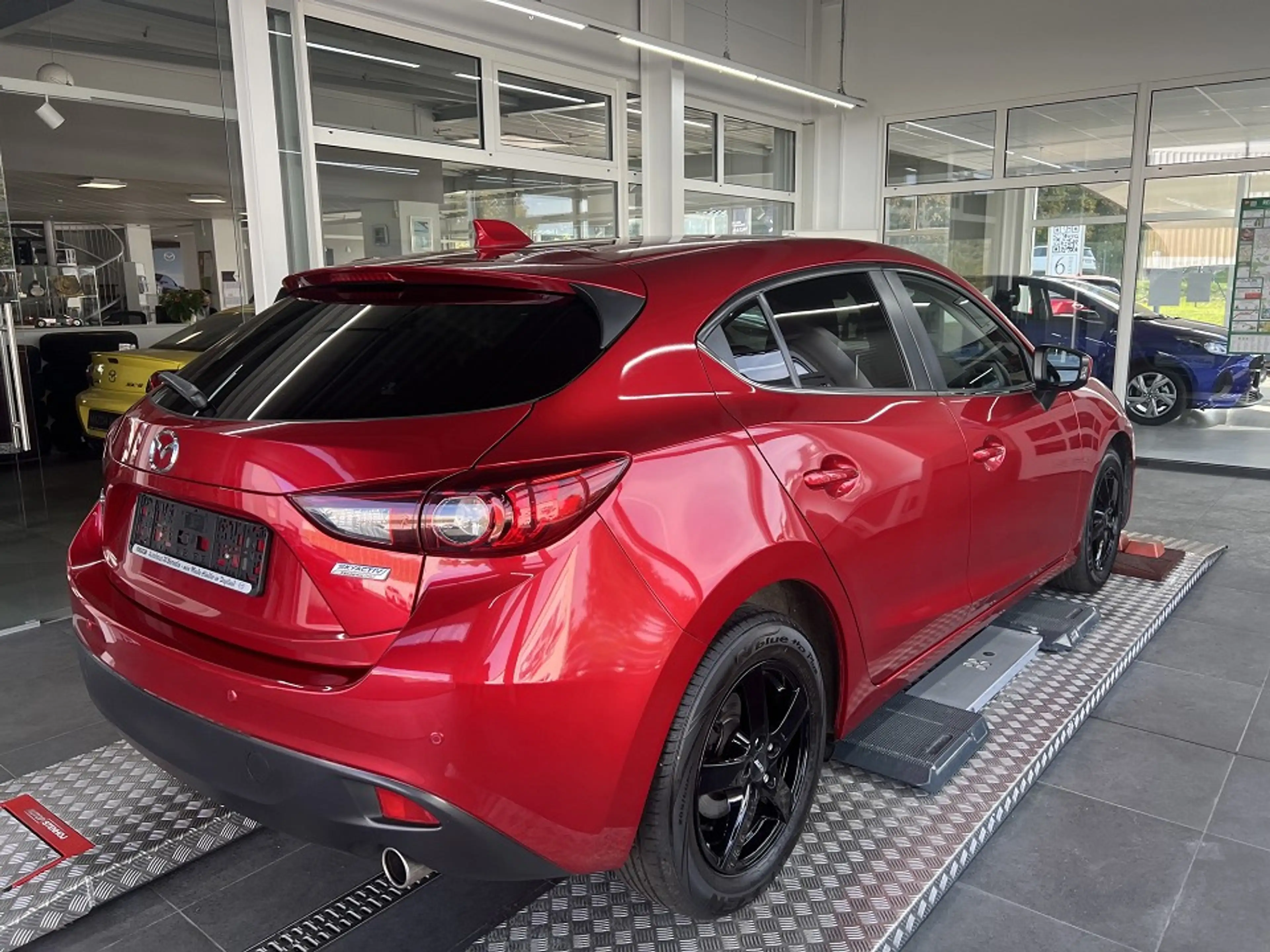Mazda 3 SKYACTIV-G 120 6GS AL-CENTER TOU-P — photo 4
