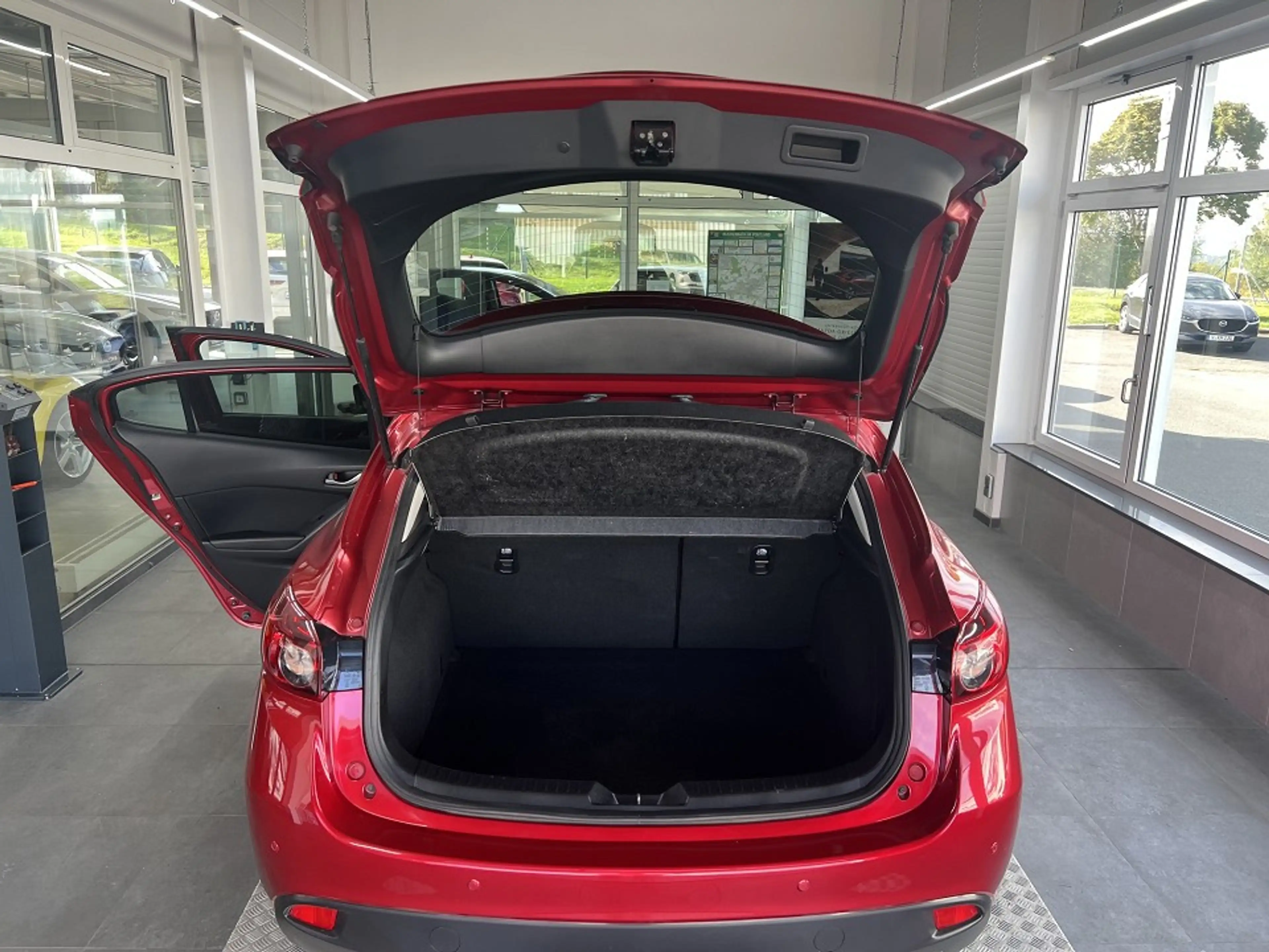 Mazda 3 SKYACTIV-G 120 6GS AL-CENTER TOU-P — photo 8