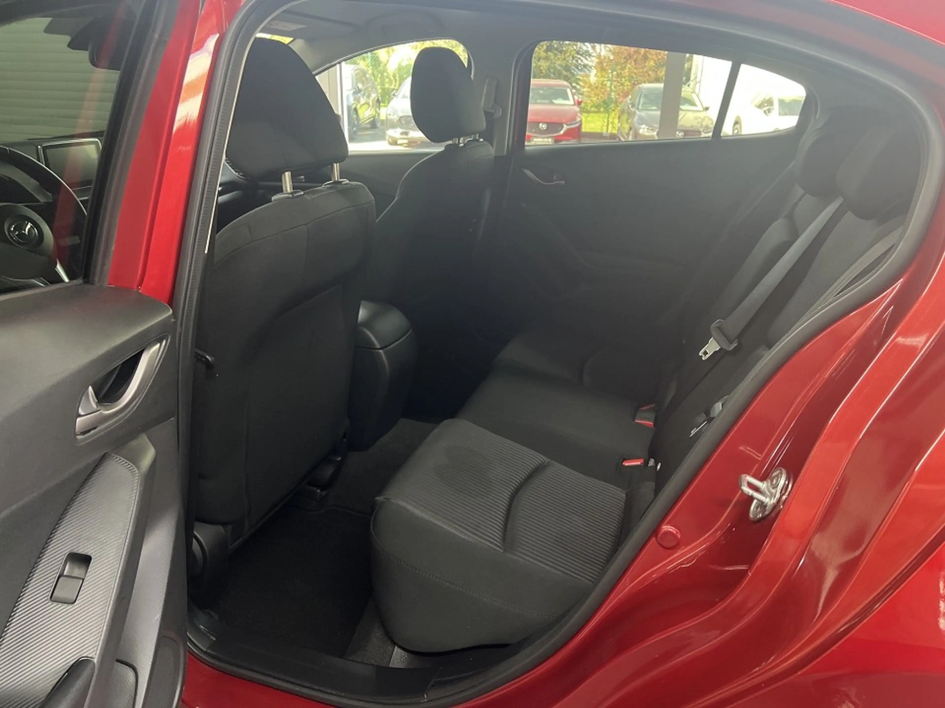 Mazda 3 SKYACTIV-G 120 6GS AL-CENTER TOU-P — photo 7