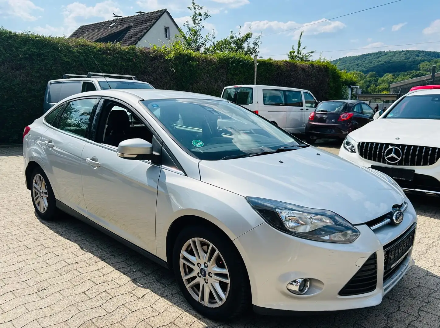 Ford Focus Lim. Titanium Silber - 1