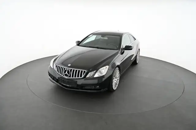 Mercedes-Benz E-Class view 11