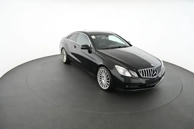 Mercedes-Benz E-Class view 10