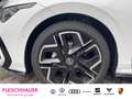 Volkswagen Golf VIII  2.0 TDI R-Line  HUD AHK PANO IQ H&K Weiß - thumbnail 15