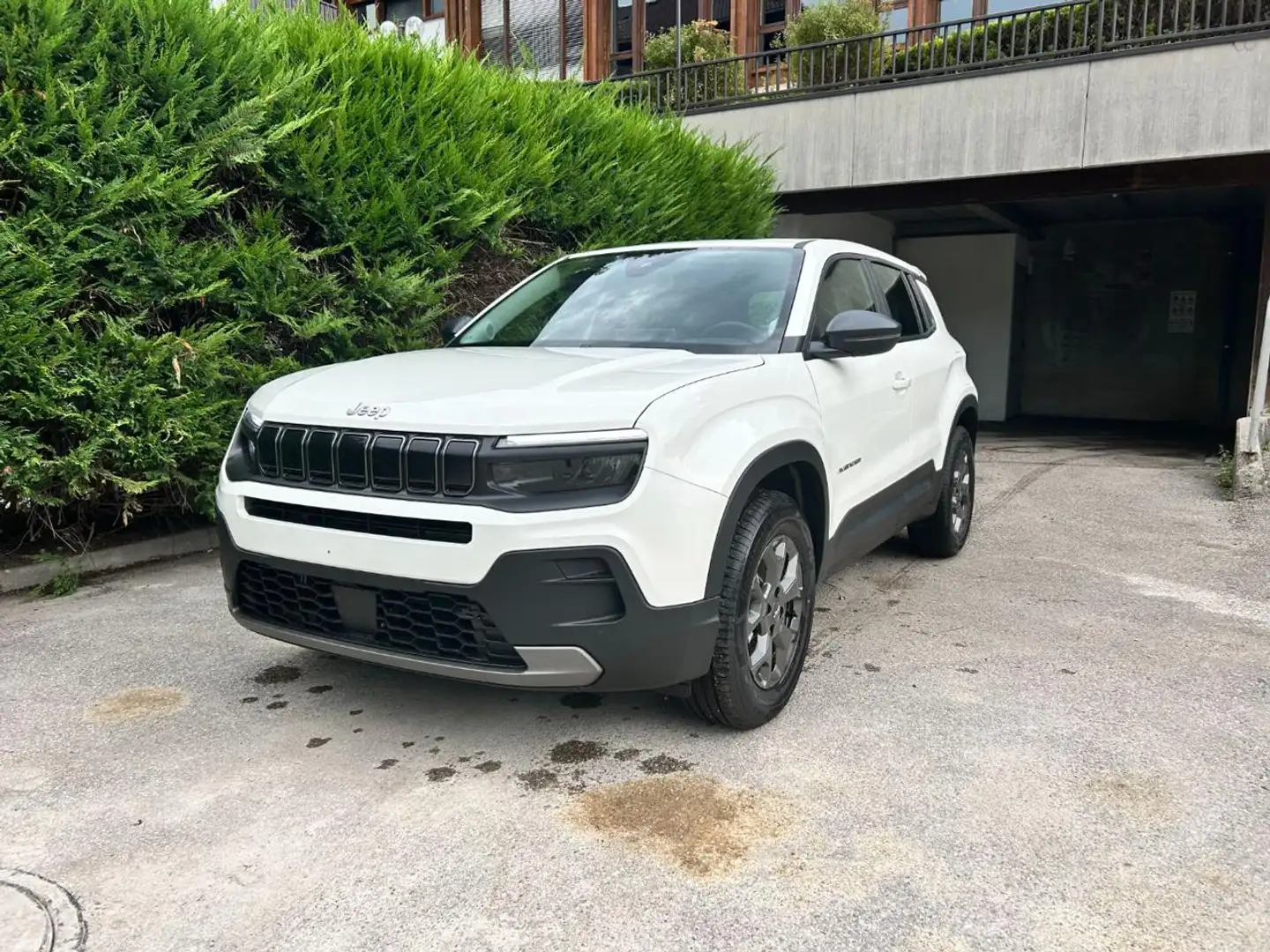 Jeep Avenger 1.2 Turbo 100 CV MHEV Adventure Blanc - 1