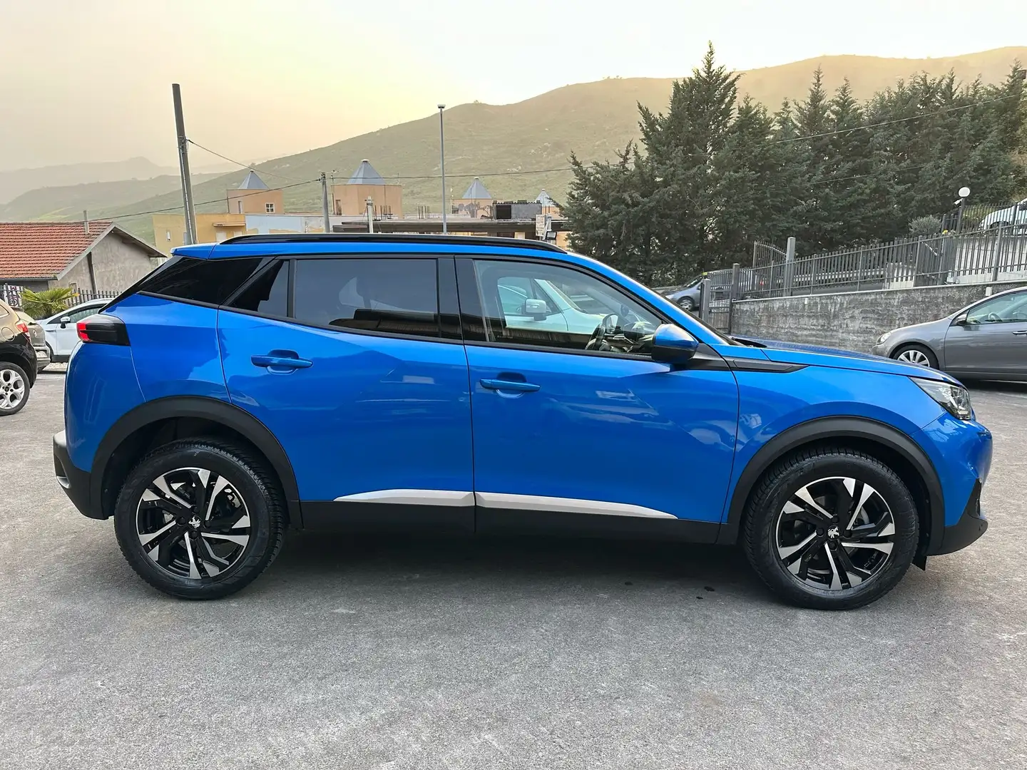 Peugeot 2008 1.5 bluehdi ALLURE Blu/Azzurro - 2