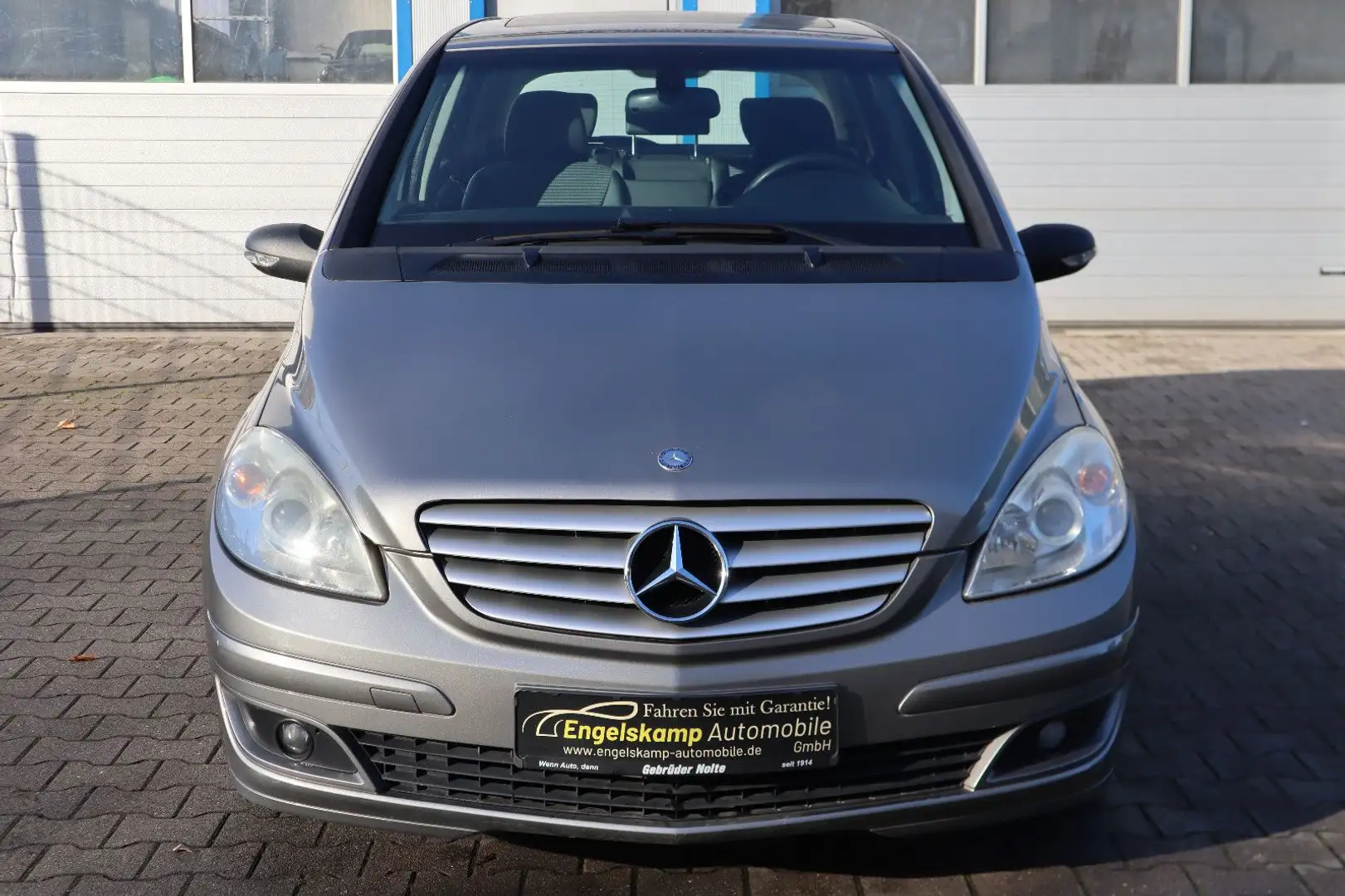 Mercedes-Benz B 180 CDI AUTM./NAVI/SHZ/TEMPOMAT/ALLWETTER Grau - 2