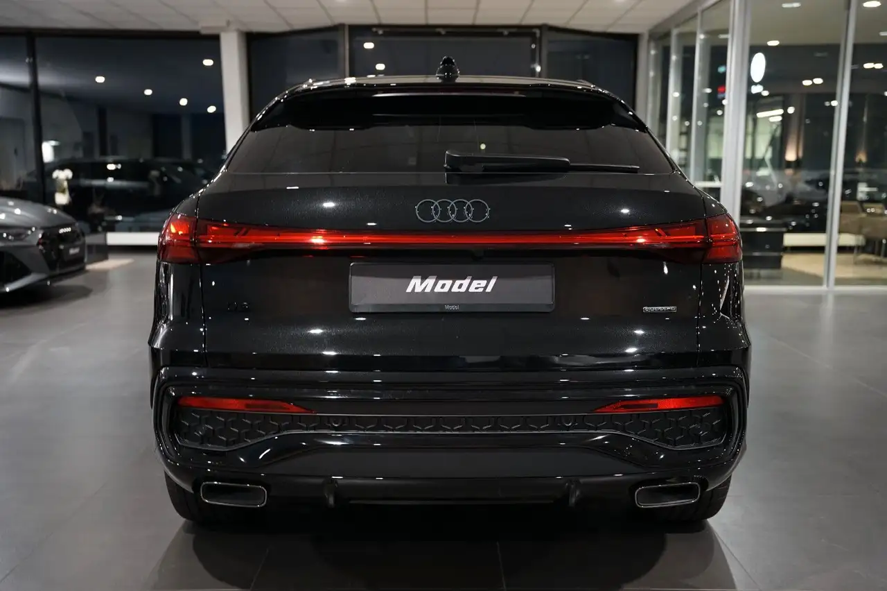 Audi Q5 Sportback e-Hybrid | Tech pro | Pano | Carbon 3