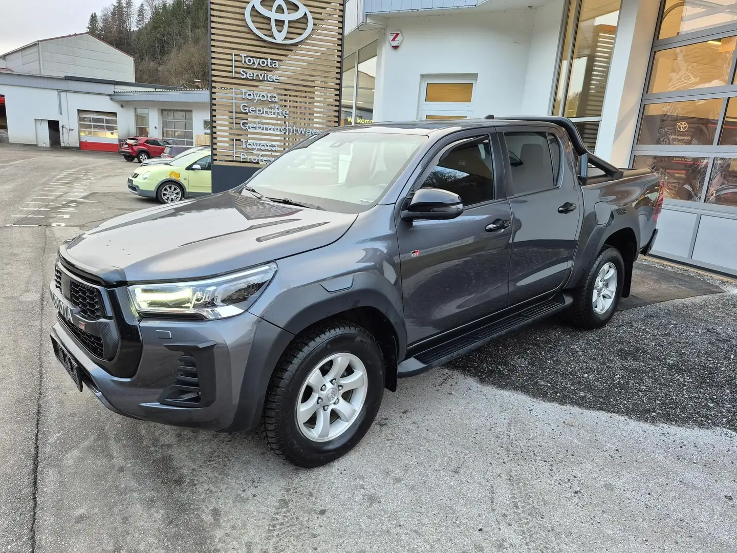 Toyota Hilux Double Cab GR Sport 4x4 Grau - 2