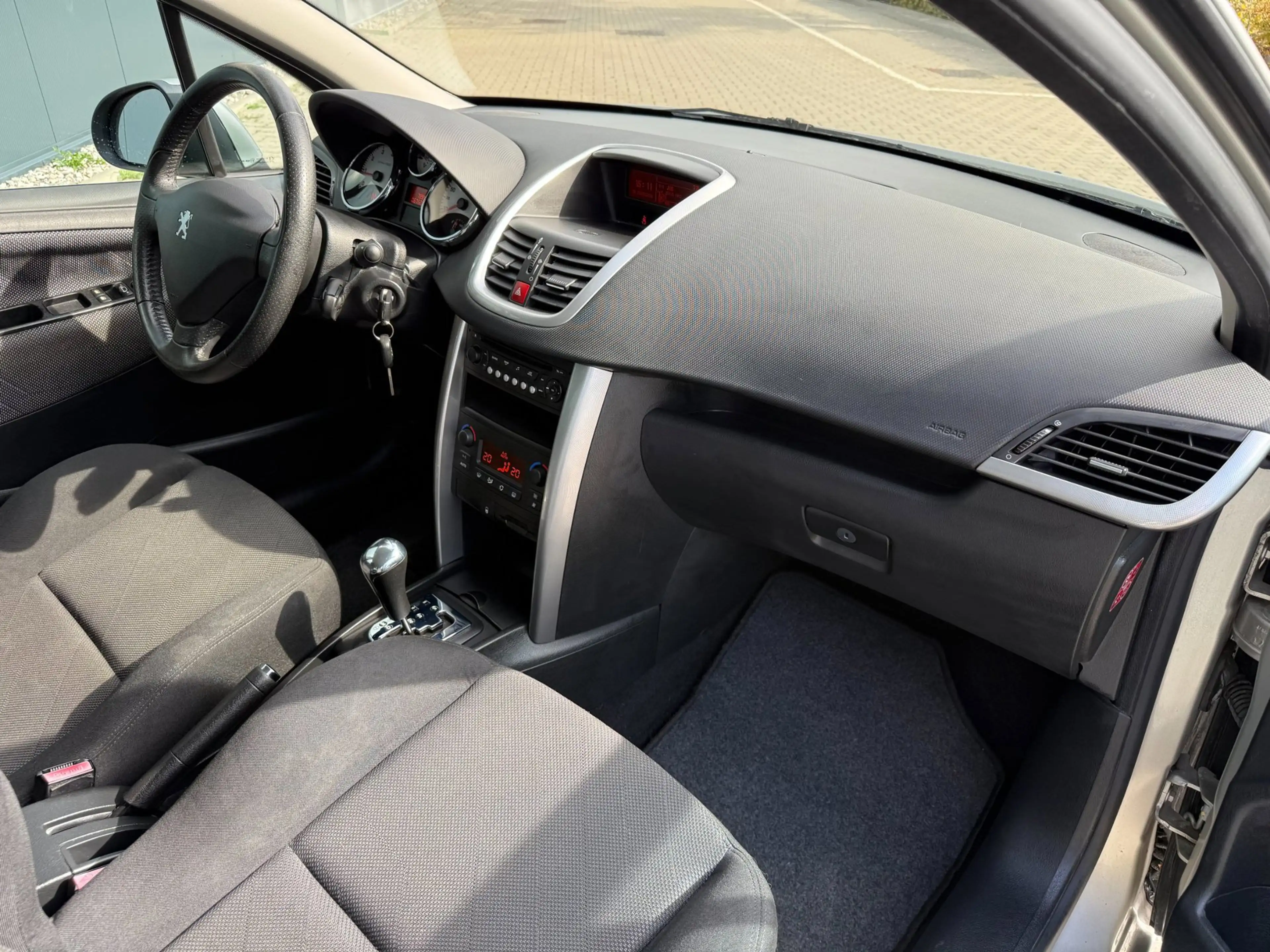 Peugeot 207 1.6 VTi XS Pack Automaat Clima NAP APK — photo 15