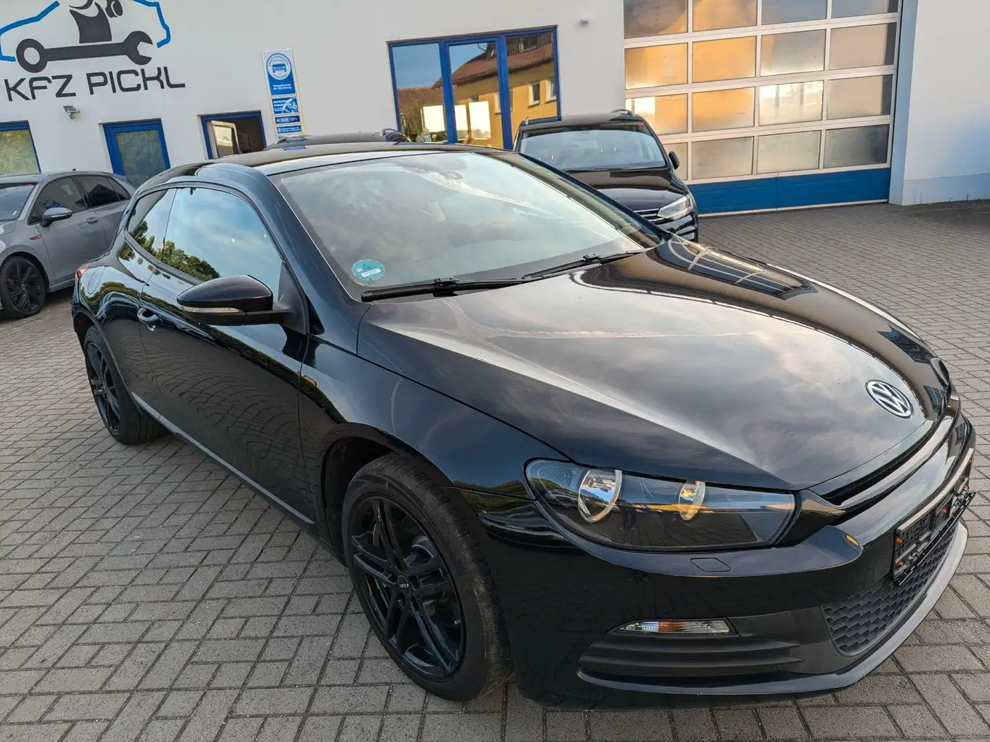 Volkswagen Scirocco 1.4 TSI 118 kW DSG, crna - 1