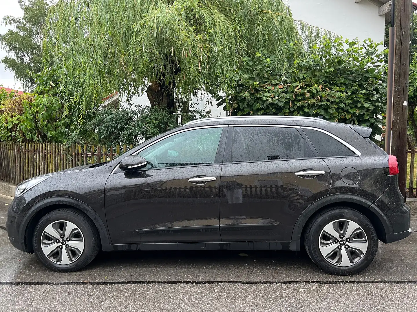 Kia Niro Niro 1,6 GDI Hybrid Gold DCT Gold Braun - 1