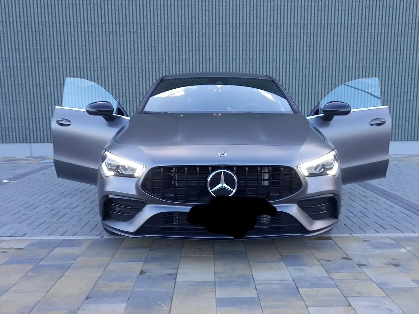 Mercedes-Benz CLA 35 AMG Gris - 1