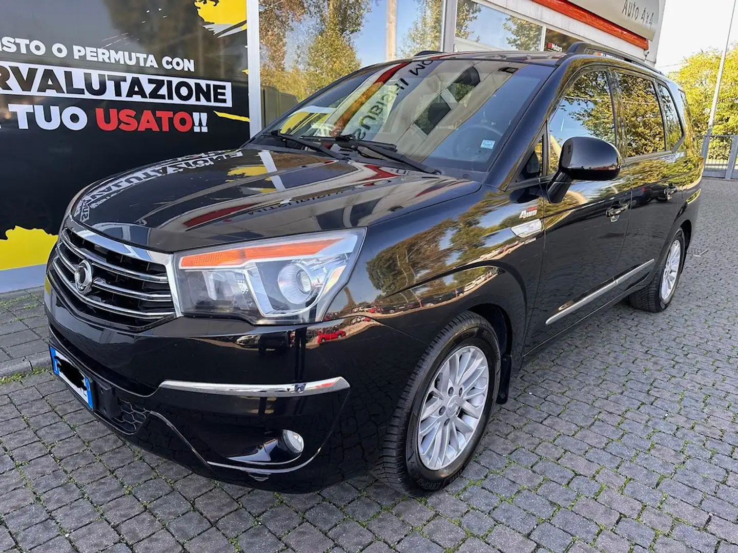 SsangYong Rodius Rodius 2014 2.0 xdi 4wd auto Czarny - 1