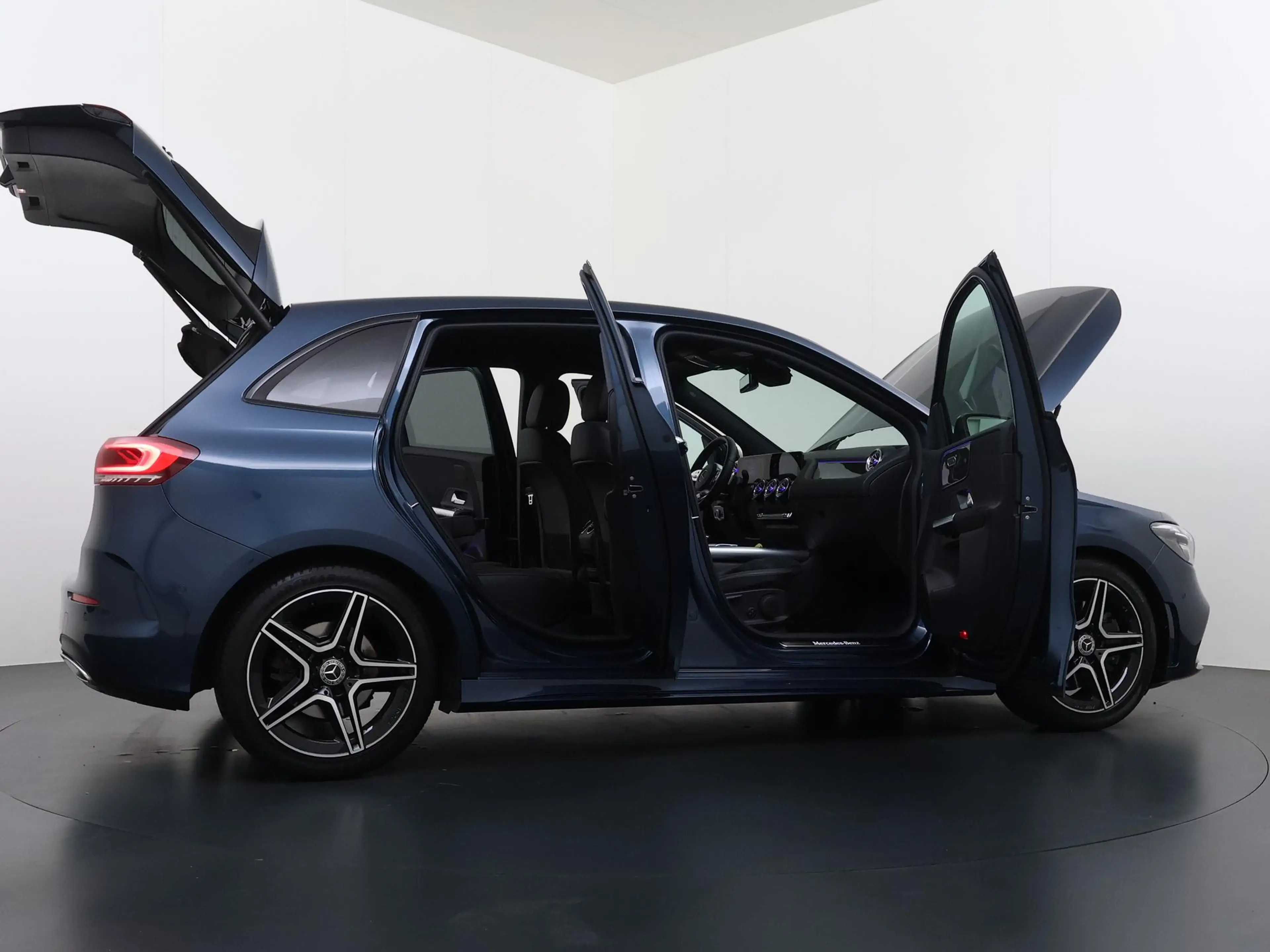 Mercedes-Benz B 220 Launch Edition Premium | AMG | Keyless | Sfeerverl — photo 10