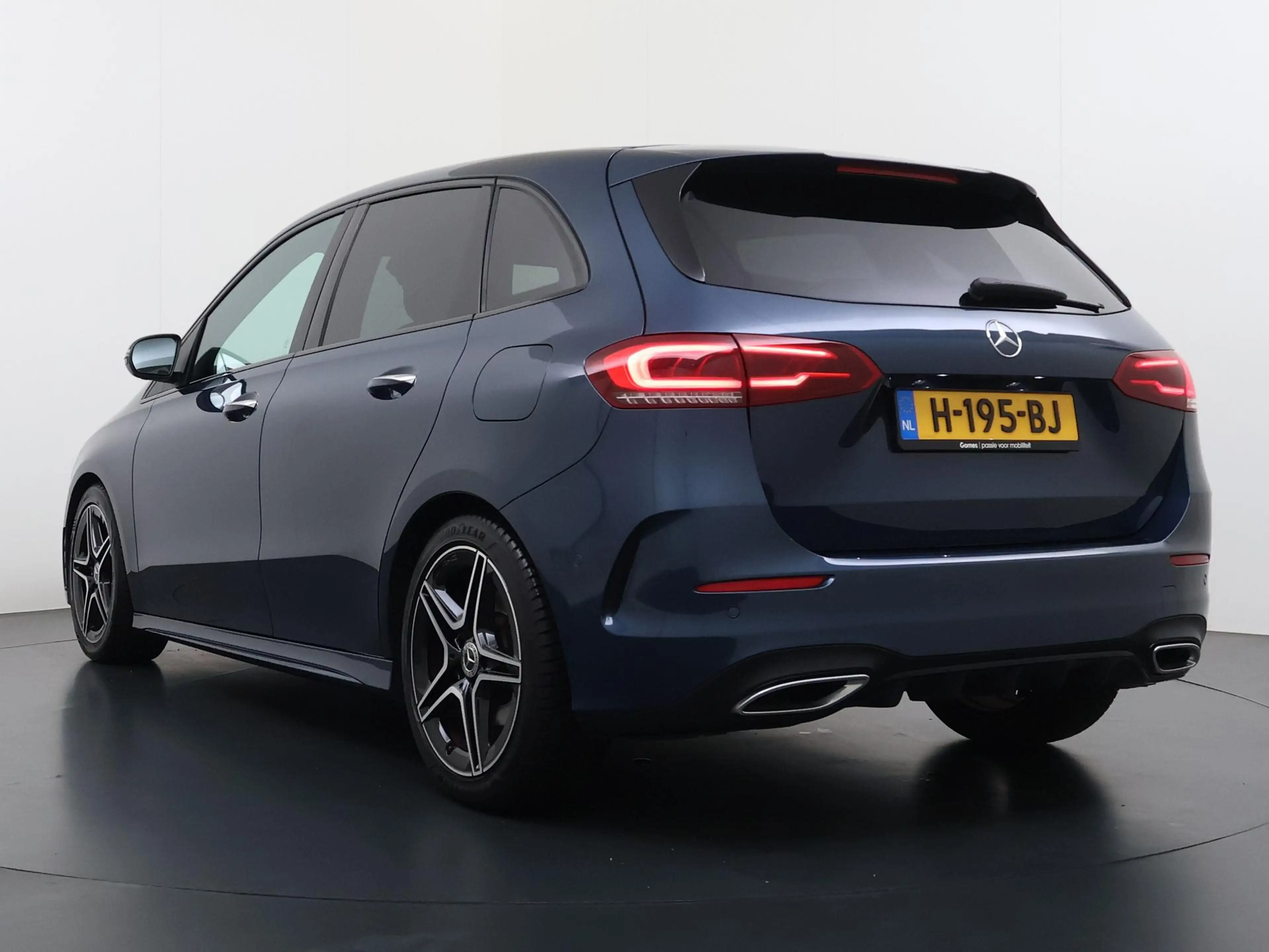 Mercedes-Benz B 220 Launch Edition Premium | AMG | Keyless | Sfeerverl — photo 3