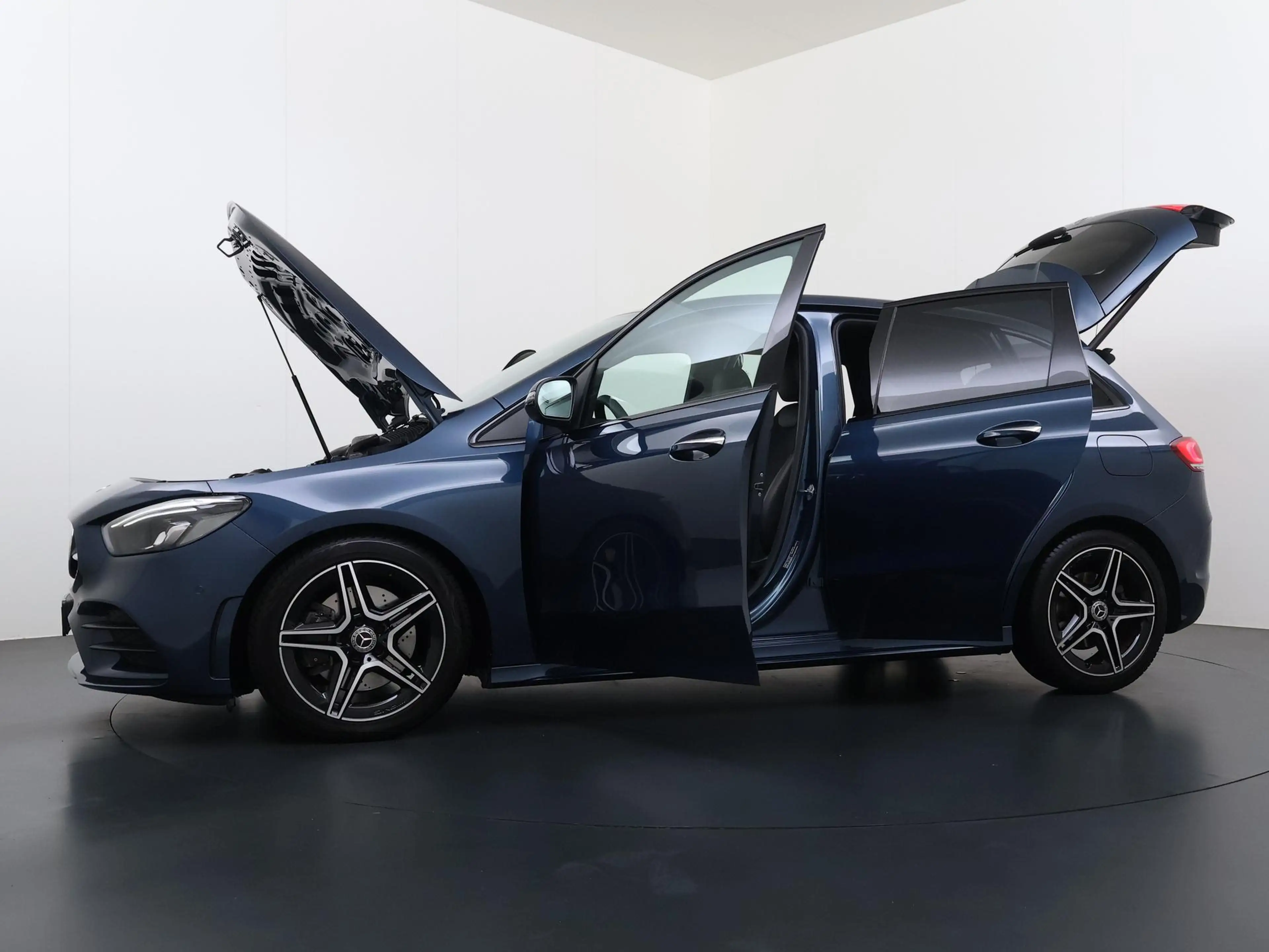 Mercedes-Benz B 220 Launch Edition Premium | AMG | Keyless | Sfeerverl — photo 11