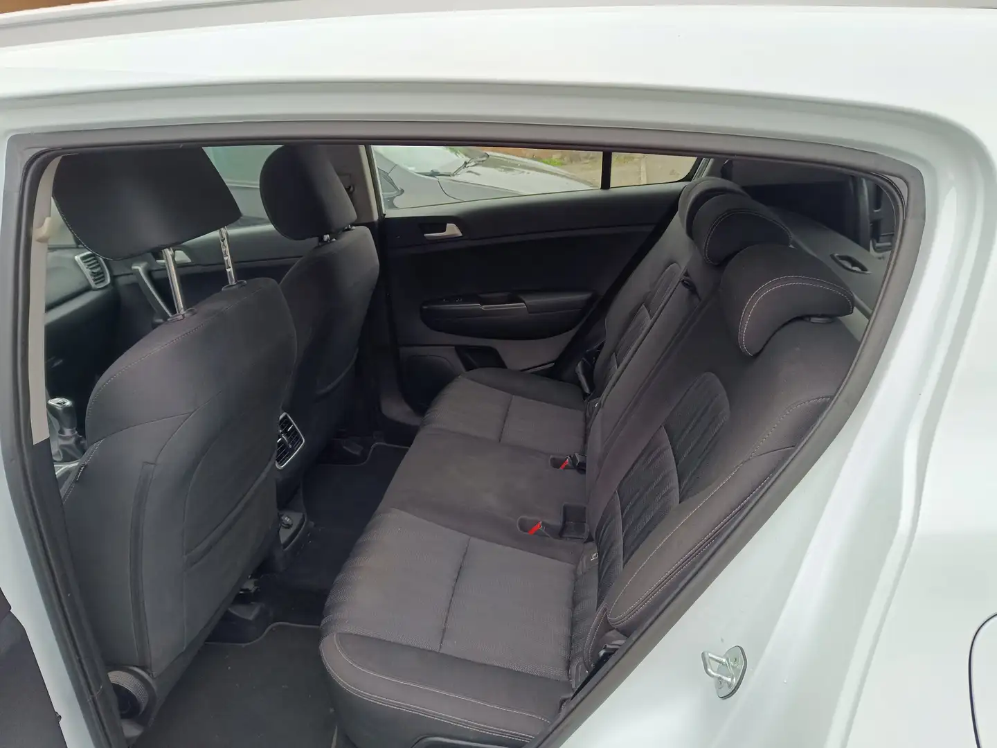 Kia Sportage Sportage 1.6 GDI 2WD EDITION 7 Weiß - 2