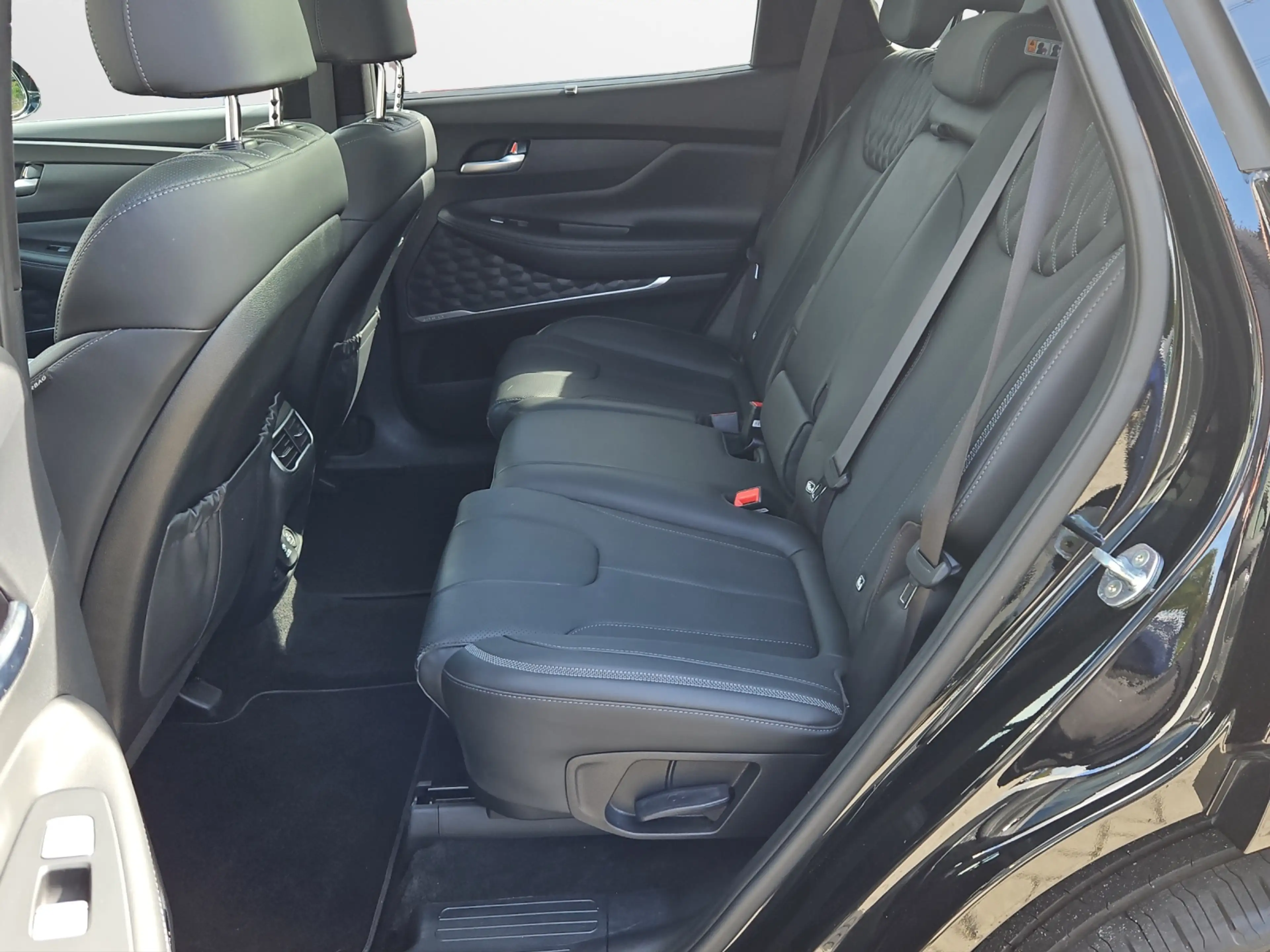 Hyundai SANTA FE Signature Plug-In Hybrid — photo 11