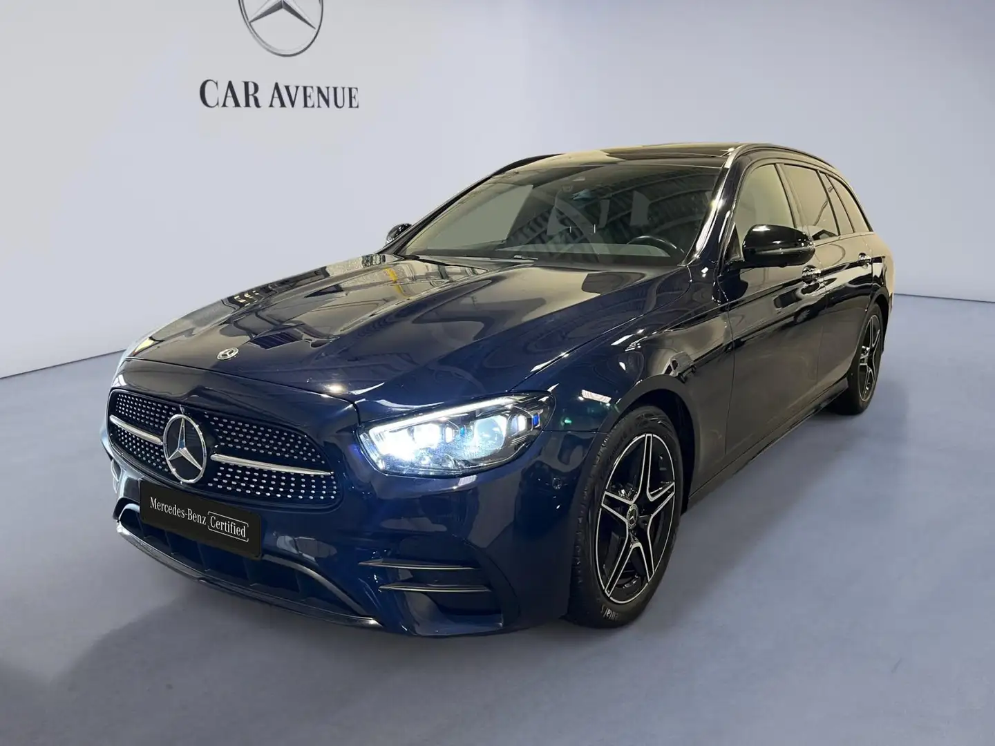 Mercedes-Benz E 200 Classe Break AMG Line Bleu - 1