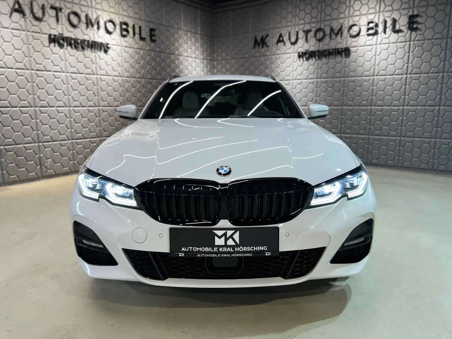 BMW 330 e xDrive M Sport*HUD*360*AHK*MEMORY*MERINO*8 FACH* Weiß - 2