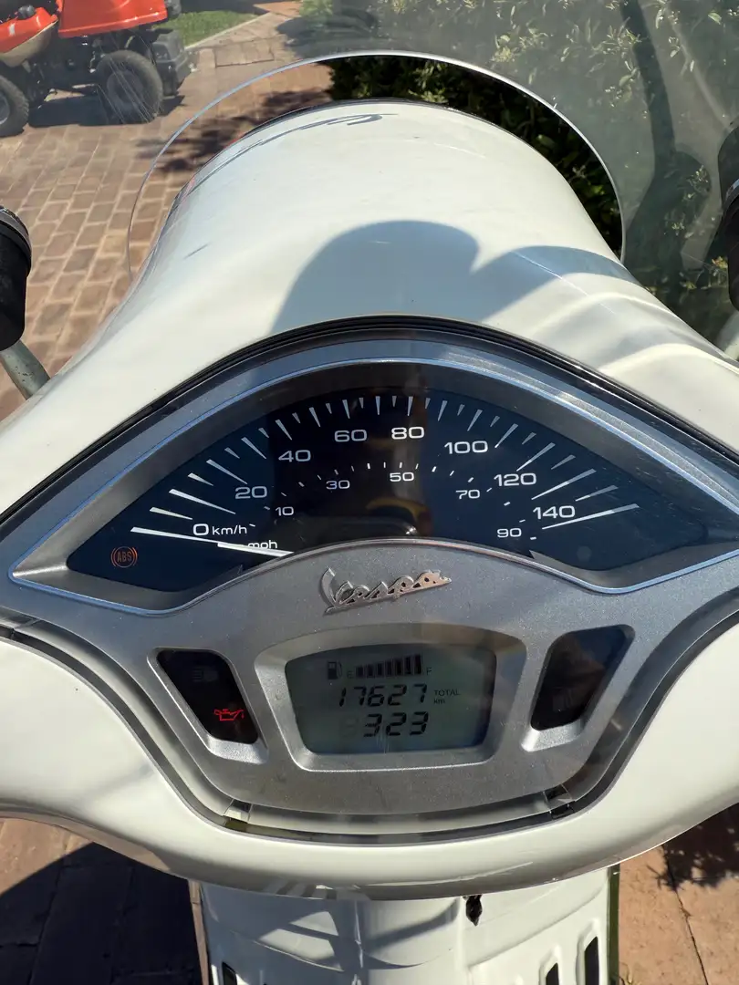 Vespa Primavera 150 3V Bianco - 1