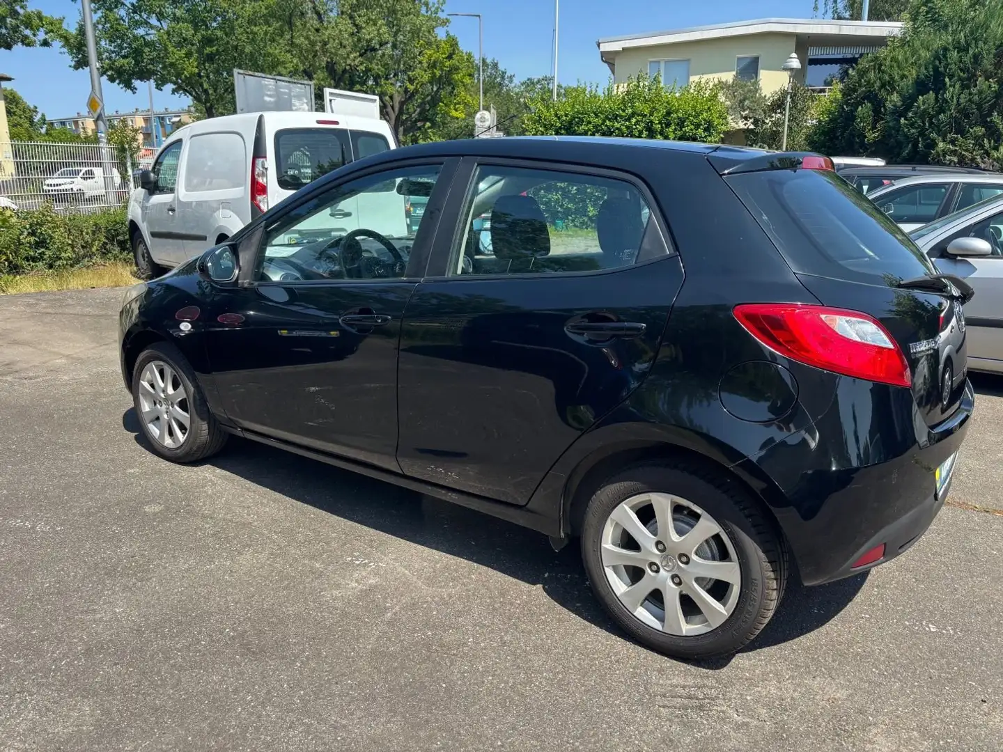 Mazda 2 1.3 Independence Schwarz - 2