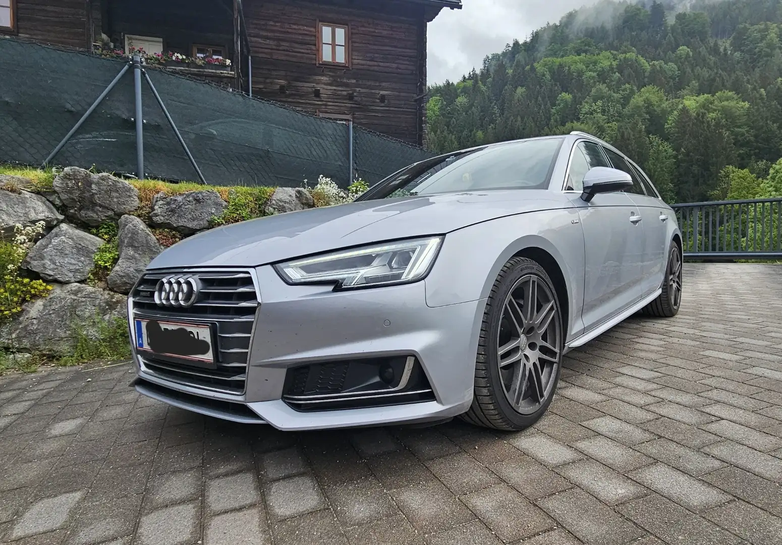 Audi A4 Avant 3,0 TDI quattro sport tiptronic  S-line Silber - 1