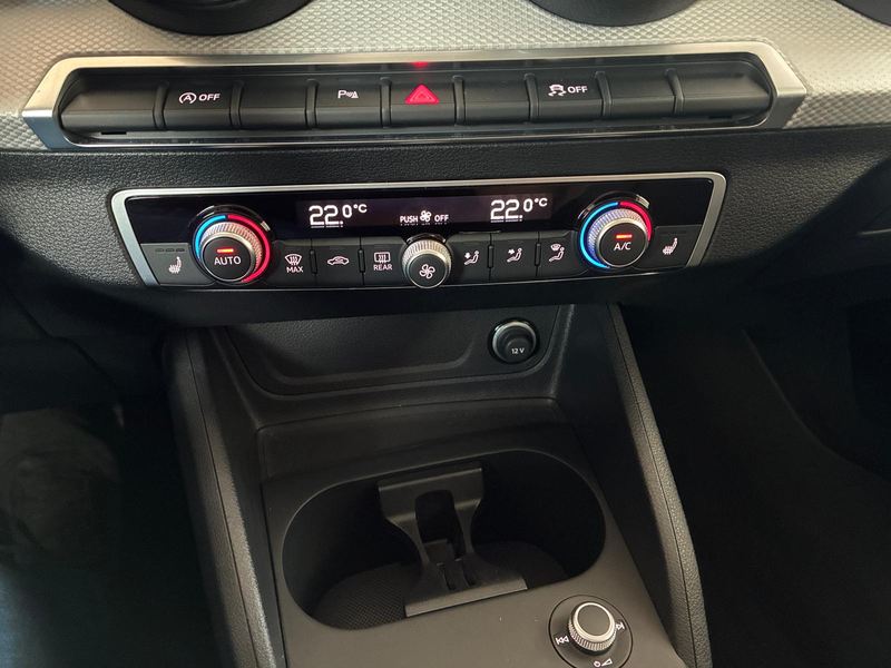 Audi Q2 1.5 TFSI DSG LED SHZ PDC KAMERA SHZ ACC — photo 21
