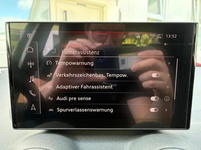 Audi Q2 view 13