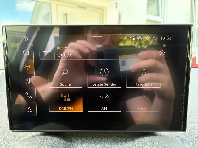 Audi Q2 view 14