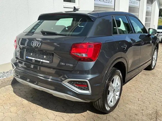 Audi Q2 view 7