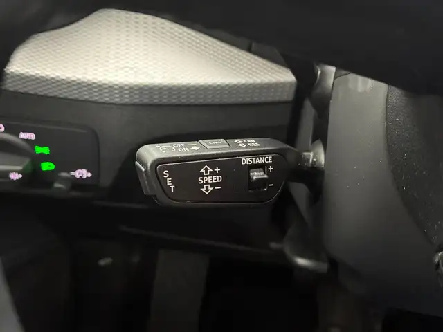 Audi Q2 view 9