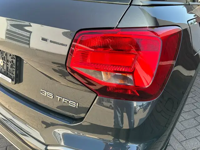 Audi Q2 view 6