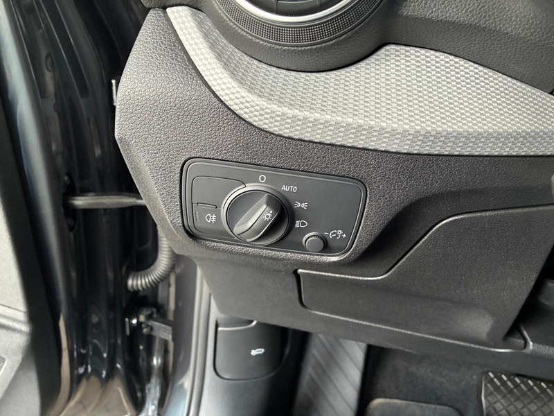 Audi Q2 1.5 TFSI DSG LED SHZ PDC KAMERA SHZ ACC — photo 19