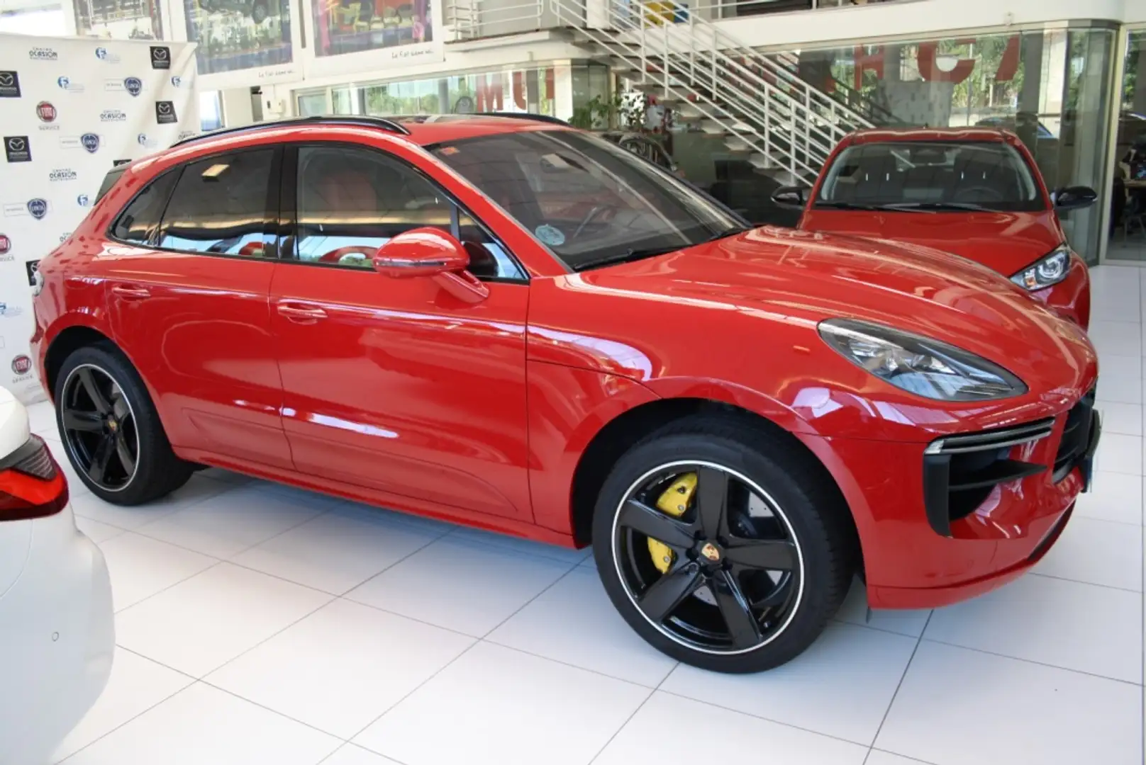 Porsche Macan Turbo Aut. Rojo - 1