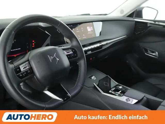 DS Automobiles DS 4 view 11