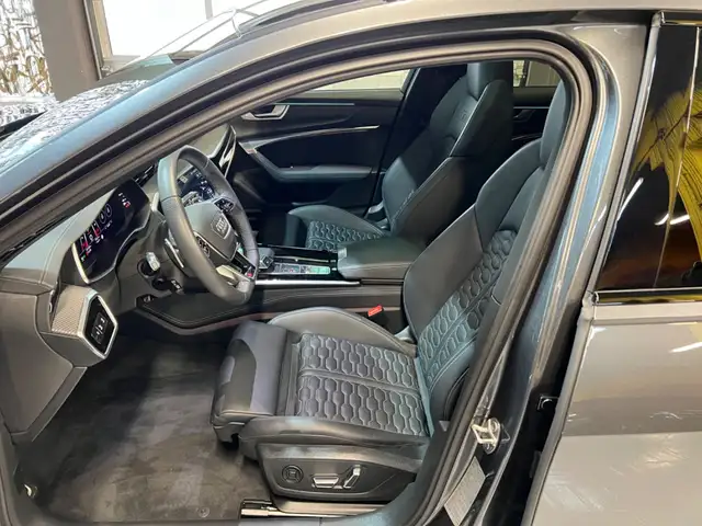 Audi RS6 Avant view 14