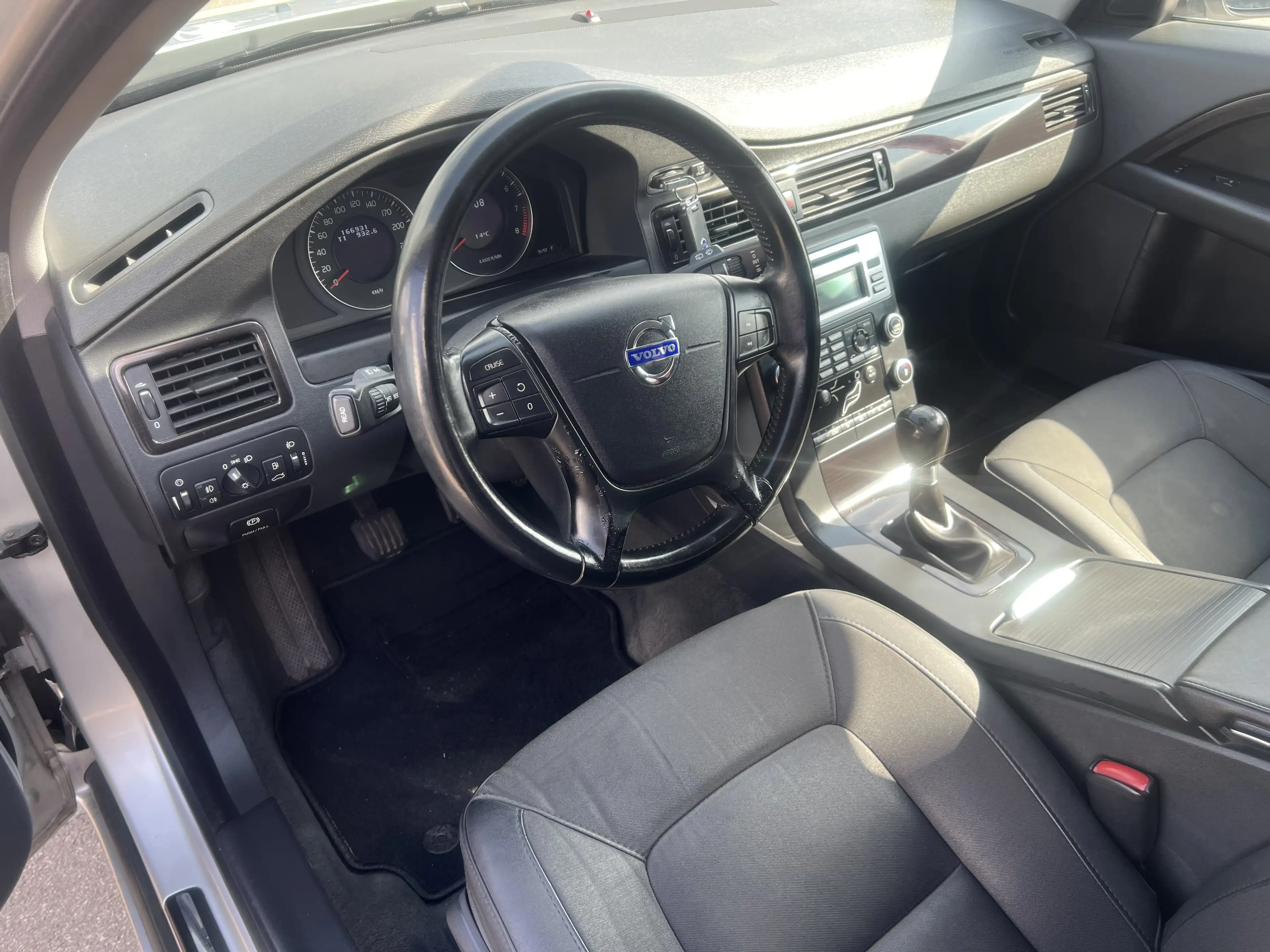 Volvo V70 Kinetic — photo 6