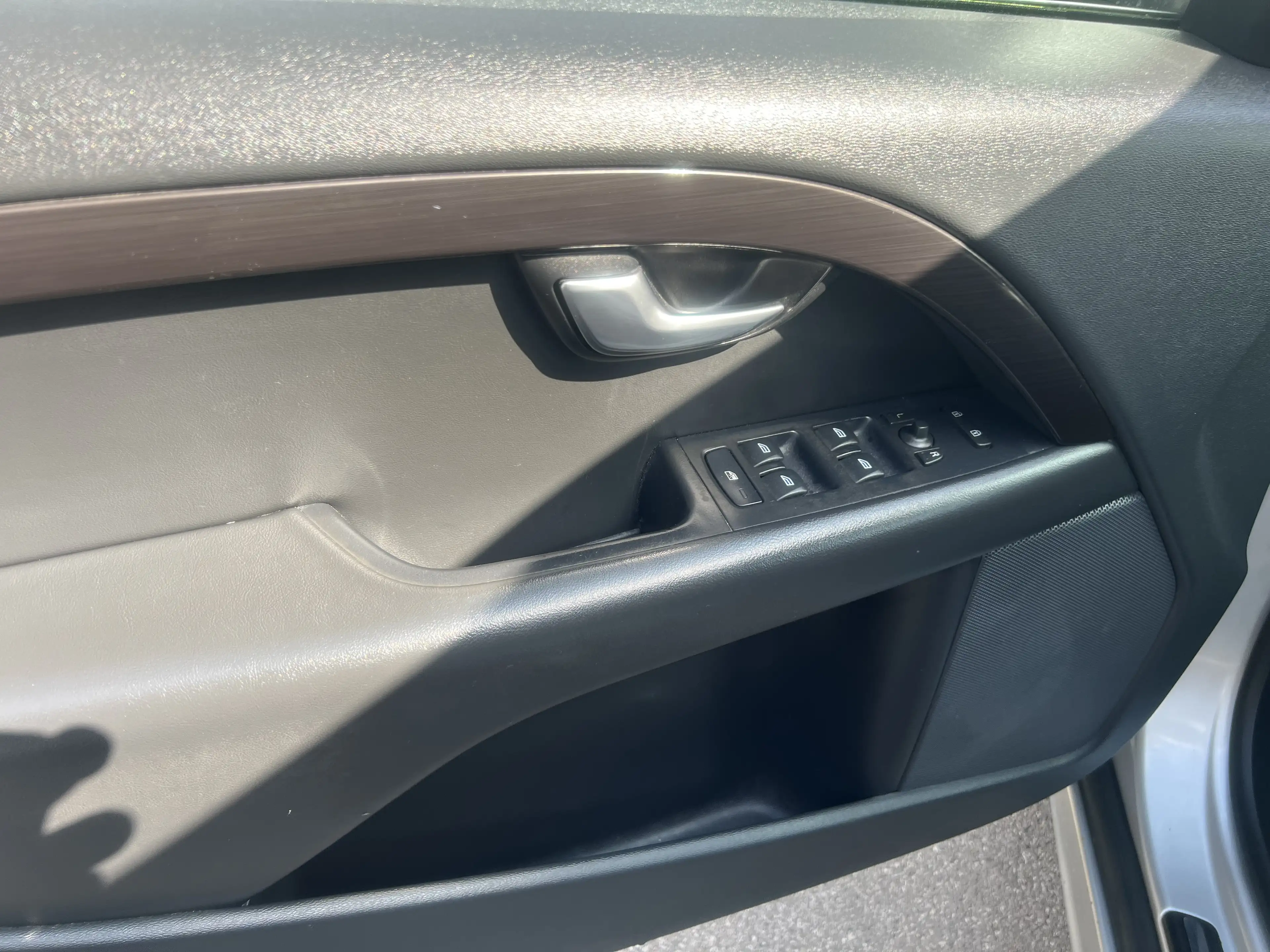 Volvo V70 Kinetic — photo 7