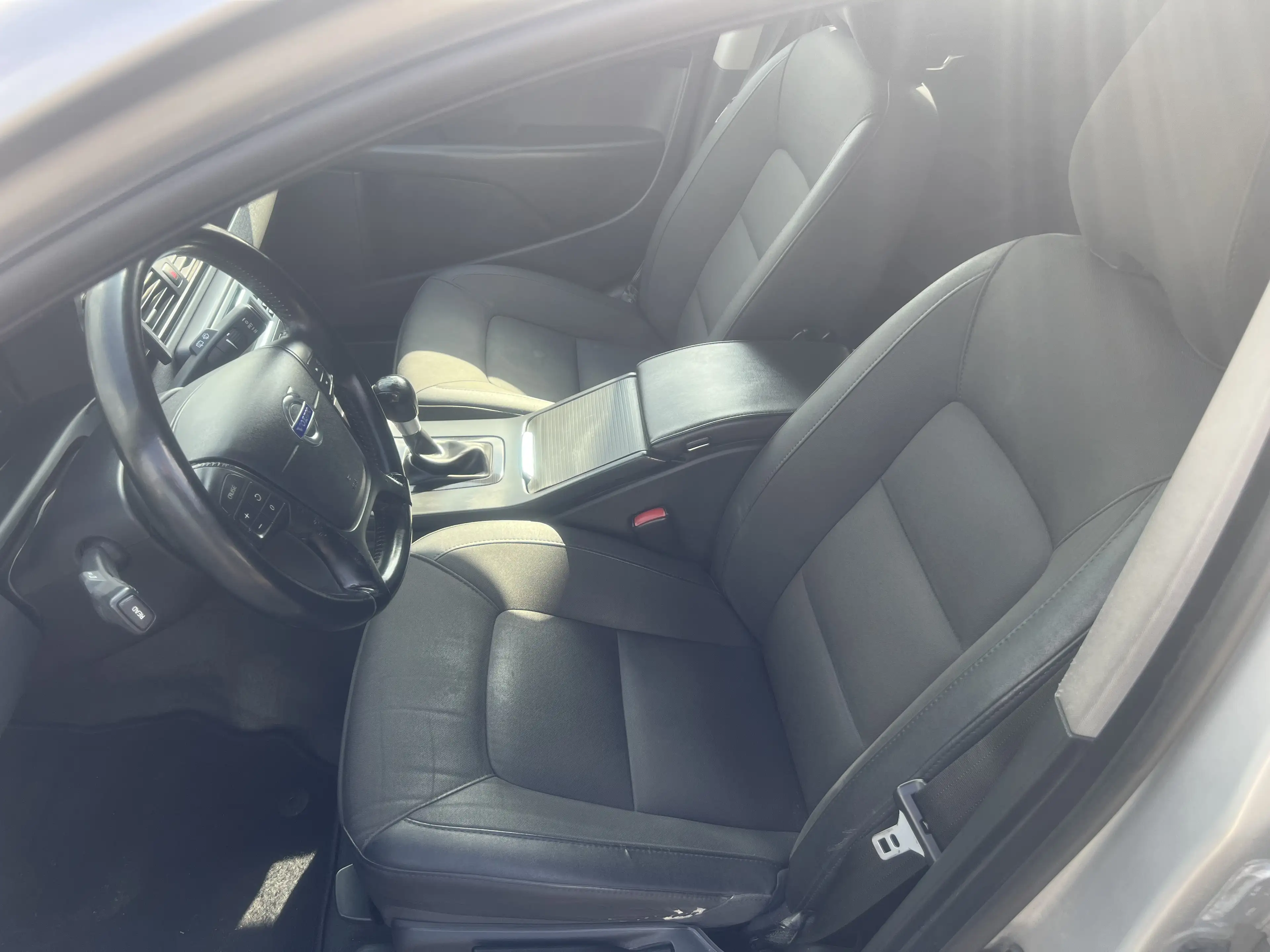 Volvo V70 Kinetic — photo 8
