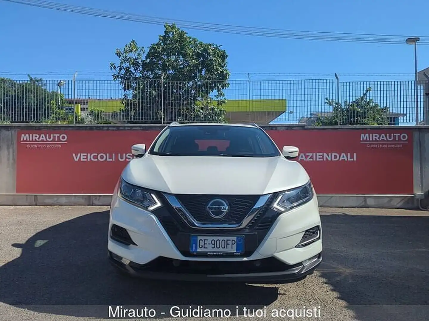 Nissan Qashqai 2ª serie Qashqai 1.3 DIG-T 140 CV Acenta Premium Bianco - 2
